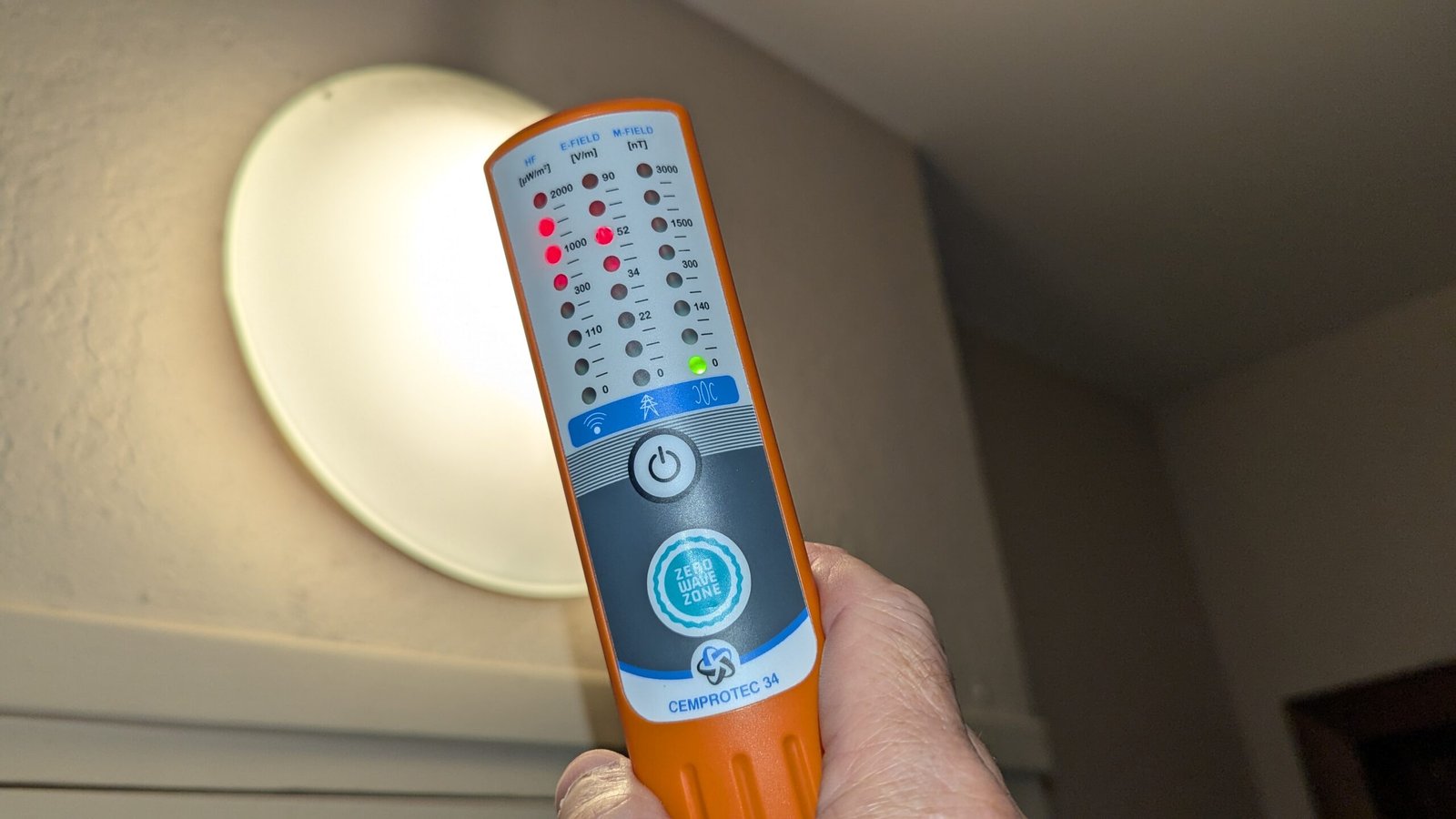 mesure du rayonnement du radar d'un détecteur de mouvement d'éclairage